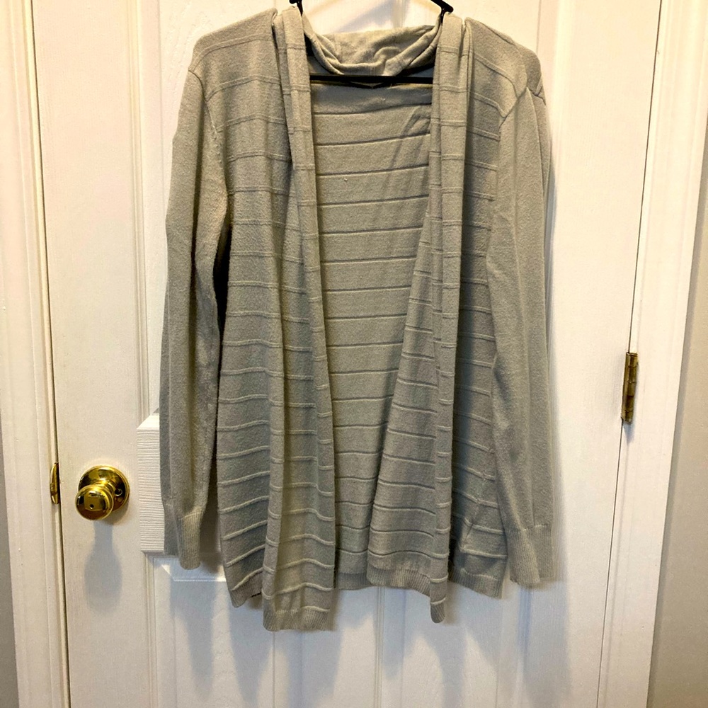 TeeBerry and Weave light grey cardigan. Pre-worn.